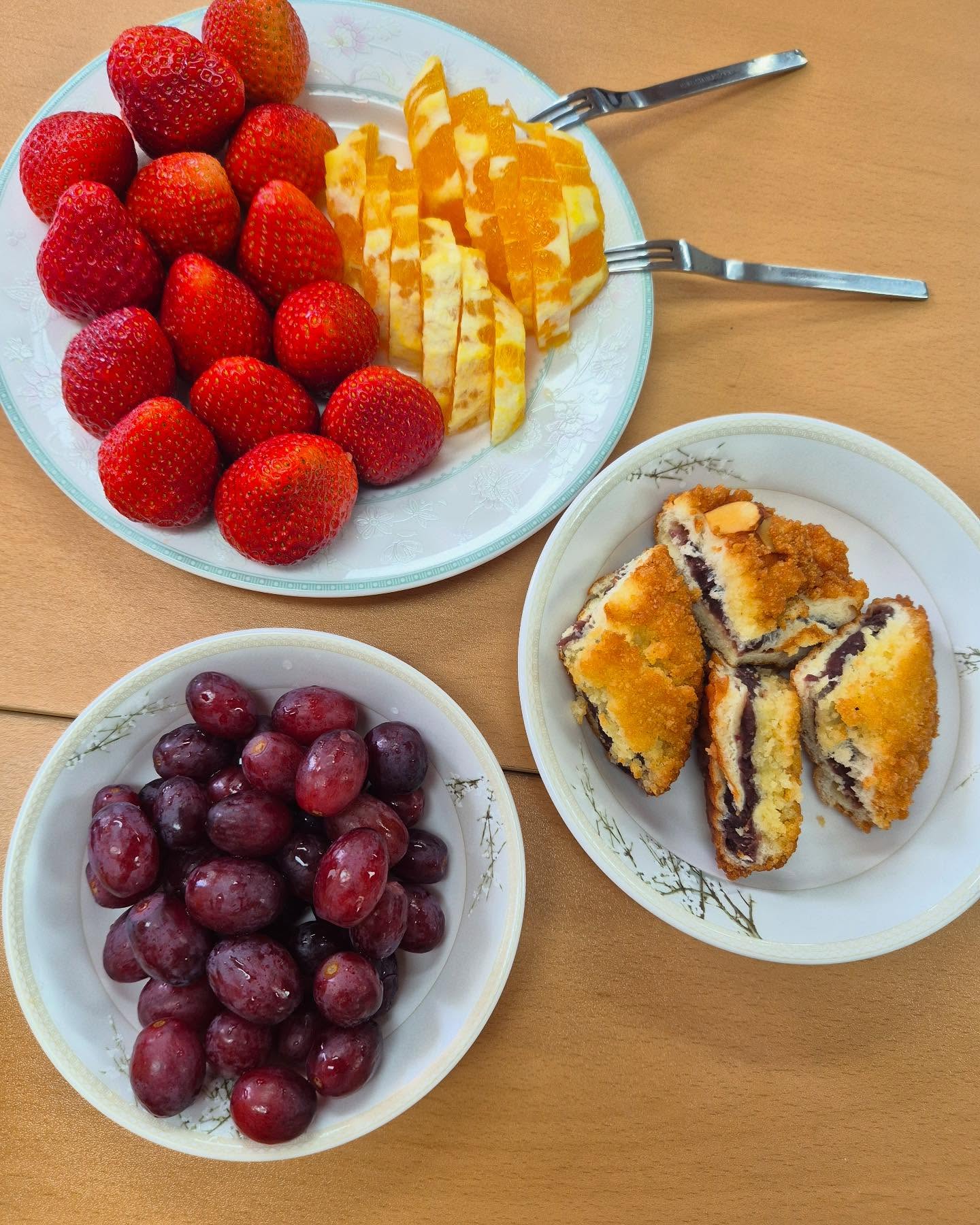 3월 23일 주일예배.
꽃 좋아하니까 교회에 꽃이 있어요.🥰