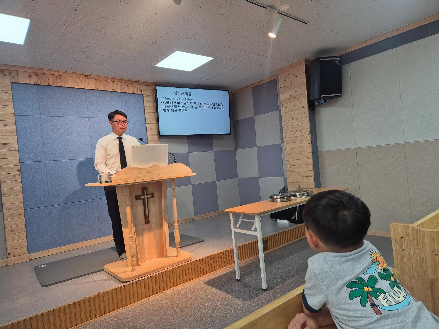 2025.07.06
오늘은 하늘로교회 새성전 일주년🤩
우리만 아는 기념일~
기념일이 되니 기억나는 주엘이네 가족♥
