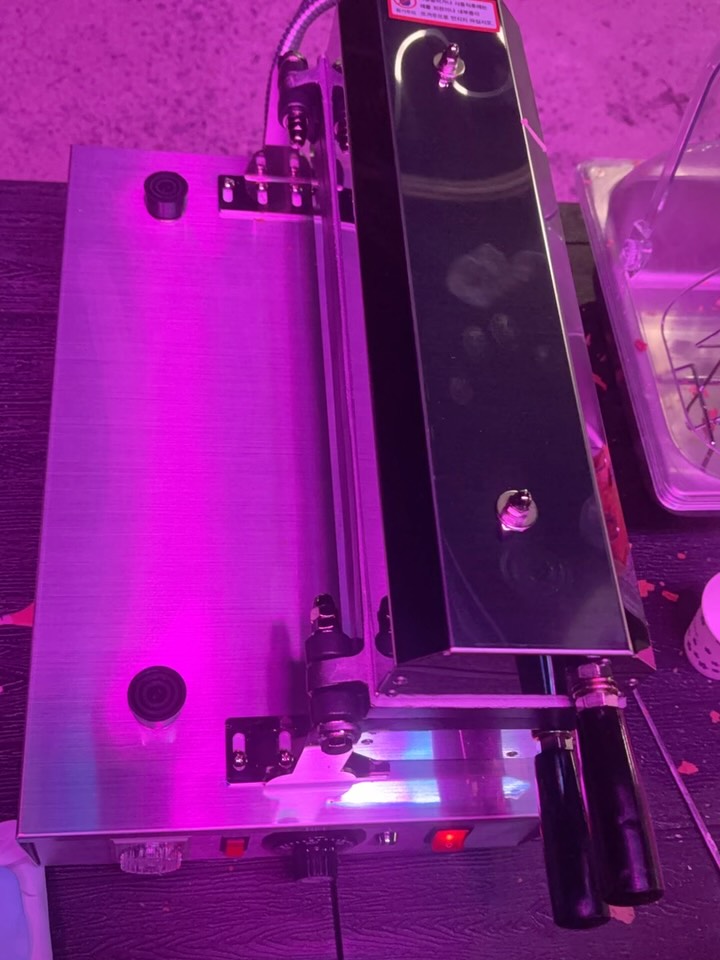 #하늘로교회 화려한조명빨.. 전도는 아침에 할께요🤣🤣 한주아파트앞 황금잉어빵 장사에 방해없도록.. (조심조심)